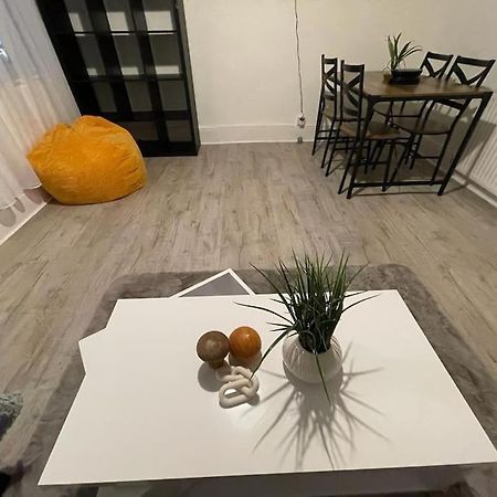 Spacious 2 Bedroom On Tower Bridge Londra Exterior foto
